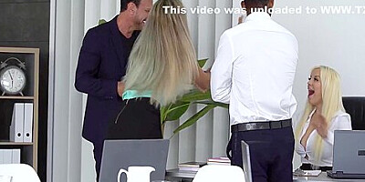 Blondie Fesser In And Brianna Bounce