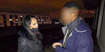 La Belle Uruguayenne Katrina Moreno Se Fait Baiser En Public Devant La Tour Eiffel Par 2 Inconnus !!