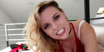 Teen blonde has an amazing body and loves to deephtroat
