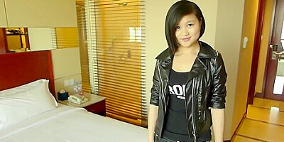 Fafa hot babe sucks her mans cock and fucks him