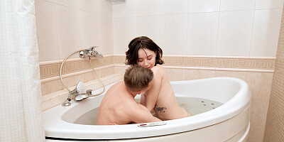 Petite Karolina Geiman blowjob and sex with bf in bathroom
