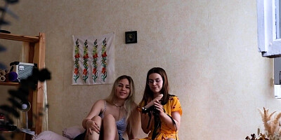 Hot Babes Take Turns With the Strap On