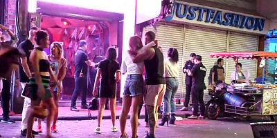 Pattaya Ambling Street Nightlife 2019 (Thai chicks)