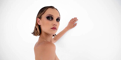 Fragile Beast with Hannah Ray - SuperbeModels