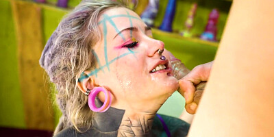 threesome tattoo girls