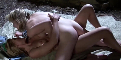 College hitchhiker facesits lesbian milf