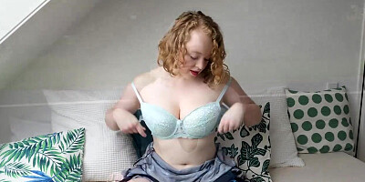 Sarah Shows Us How She Masturbates