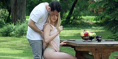 European Girlfriend Sucks