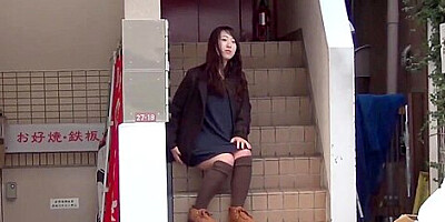Japanese babes flashing