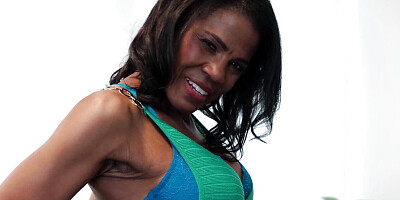 Raven gets her pussy ready for young cock