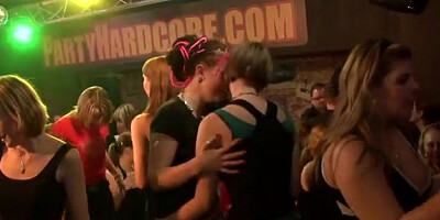 Tons of gang fucky-fucky on the dance floor