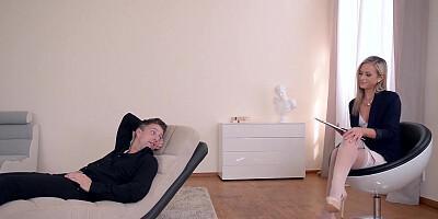 Mischievous Psychologist Lures Sole Fetish Paramour into Molten Shag