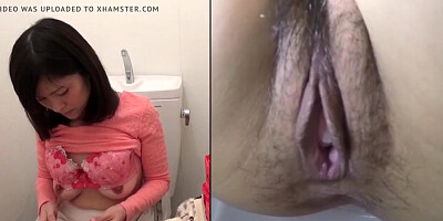 Tastey Asian cunt filmed urinating in close up fashion