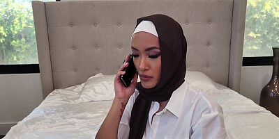 Nikki Knightly & Channy Crossfire & Allen Swift in Help From a Friend - HijabHookup