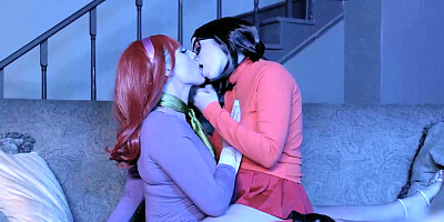 Cosplay lesbian sex from babes Velma and Daphne