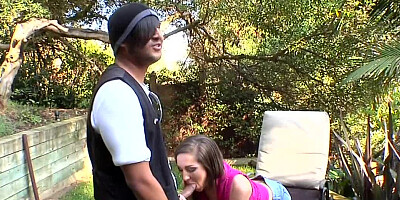 Gorgeous teen gather together around two guys to make an orgy