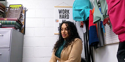 Curly curvy Latina housewife performs sloppy oral