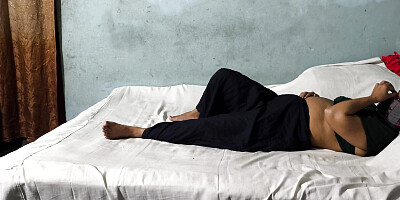 Desi hot bhabhi secret sex with handsome devar! Her husband doesn',t know