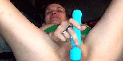 Mischievous damsel is using 2 hump fucktoys at the same time, to make herself jism