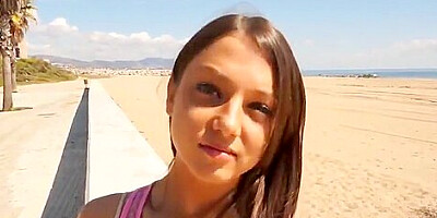 Brunette Foxi Di taking in ejaculation sex video