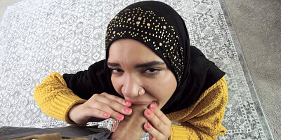 Arab stepsister squirts on stepbros cock