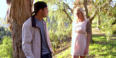 Strangers are having sex in the forest