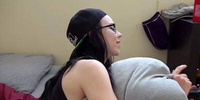 Nerdy gamer chick Bambi Black gets creampie