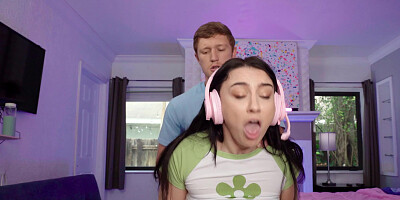 Sexy gamer Mandy Muse distracted with big dick