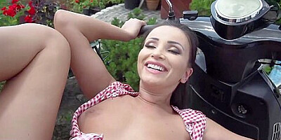Alyssia Kent is spreading her legs wide and getting nailed in the middle of the day