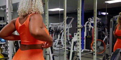 blowjob curby ebony babe mimi curvaceous twerks her big ass