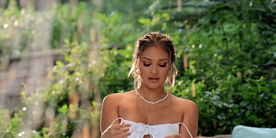Astonishing babe Gizelle Blanco cock-teases in this steamy solo video