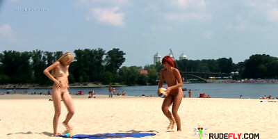 Curvaceous nude beach girl