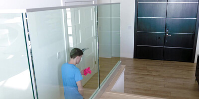 Dolly Leigh and Izzy Lush take turns on hard dong