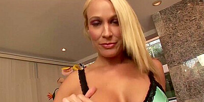 Mellanie Monroe Enjoys A Black Pecker