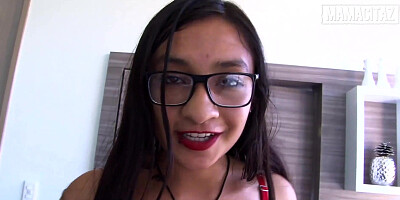 CARNE DEL MERCADO - Nerdy Gal Eva Cuervo Gets A Taste Of Pornography Starlet Life Total Gig