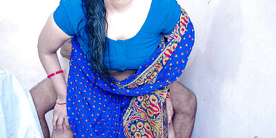 Ravina desi Indian Dirty Housewife riding on her husband and fucked in many sex positions, take Cum on Big Ass
