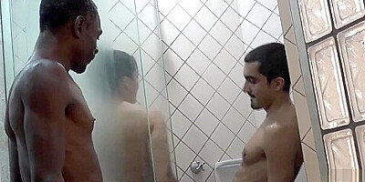 Banho antes da grava&,ccedil_&,atilde_o da nova estrela porn&,ocirc_ entrevistada por Lucaselfie - Melissa Lisboa - Big Bambu - Higor Negr&,atilde_o