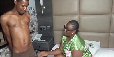 Aunty Rabaotu Seduced Houseboy To Bed While Husband Was On Business Trip