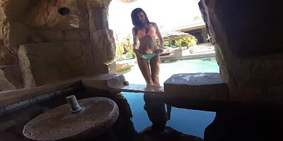 Ariana Marie takes off her bikini and gets heavily diddled from behind outdoor
