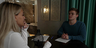 Can She Seduce the Agent?! Fucking Over Rent Increases