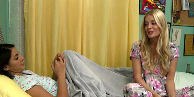 Brunette lesbian fingering teen stepsis