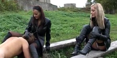 Facesitting femdom & pussy ass slave worship outdoor