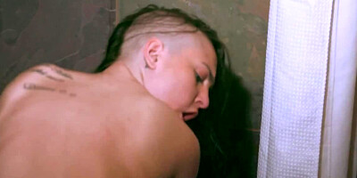 Ebony stallion satisfies white girl's pussy in the bathroom