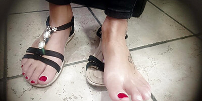 The feet of a slut in shop