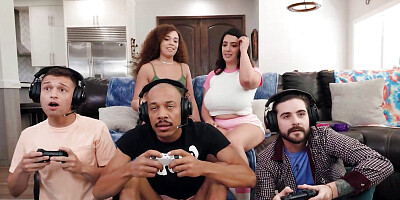 REALITY KINGS - Willow Ryder &amp, Sarah Arabic Play With Each Other Before Turning Their Sexual Urges Into A Wild 3some