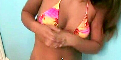 Belly punching catfight 1