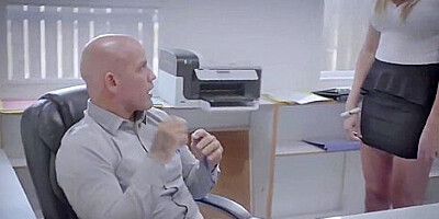 Secretary MILF banged and blowjob by a corrupt boss