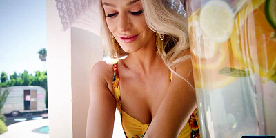 Perfect ass blonde Emma Hix shows it off