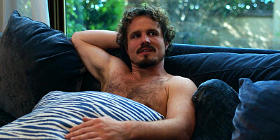 Deceiving roommates both want same guy