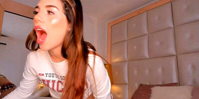 Chick Get Big Dildo In All Hole